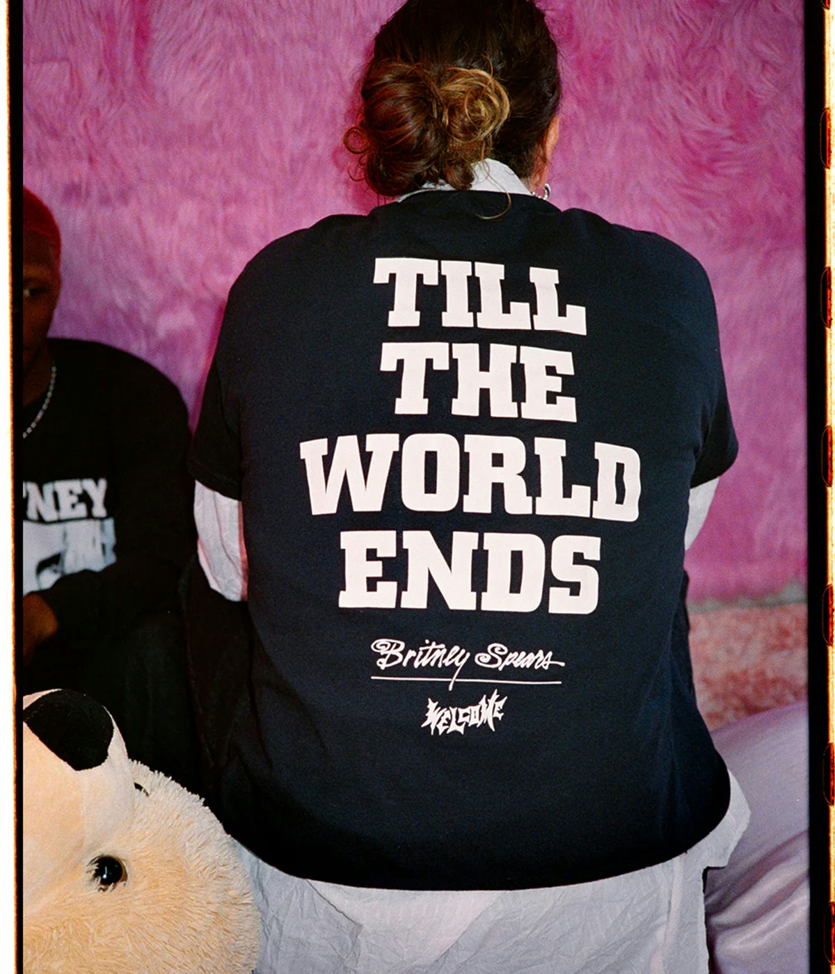 Welcome T-shirt Britney Spears X Welcome Till The World Ends Black 4